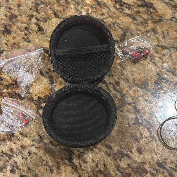 Bluetooth wireless headphones. Red and black - Picture 8 of 10